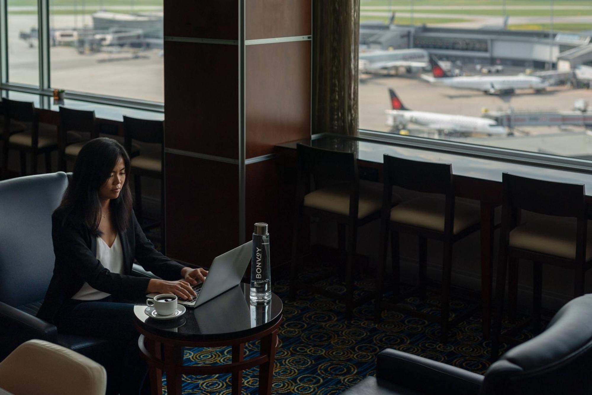 Marriott Montreal Airport In-Terminal Hotel Dorval Ngoại thất bức ảnh