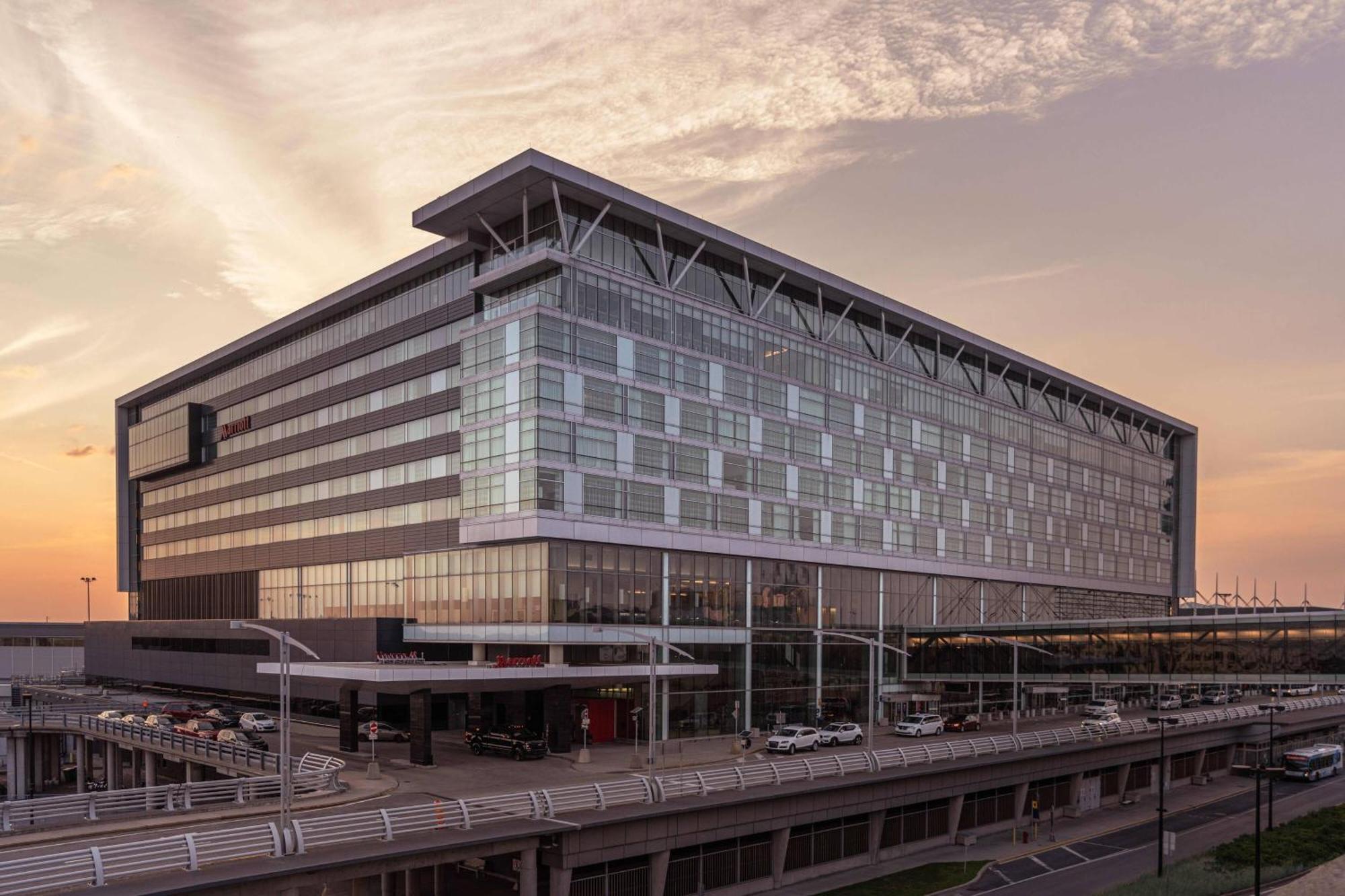 Marriott Montreal Airport In-Terminal Hotel Dorval Ngoại thất bức ảnh