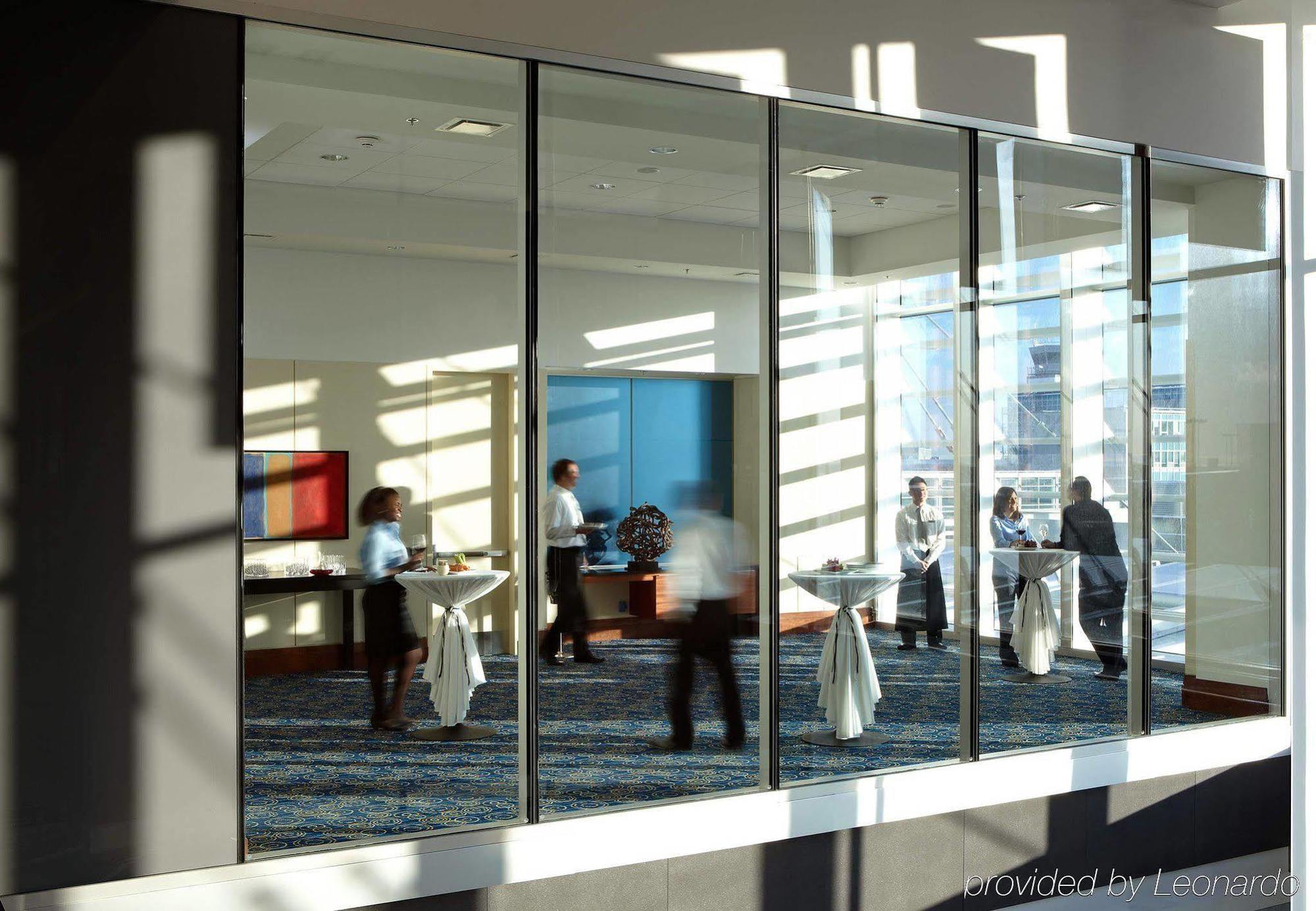 Marriott Montreal Airport In-Terminal Hotel Dorval Ngoại thất bức ảnh